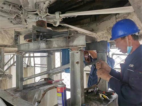 <a href=http://www.jiegelang.cn/tags23_0.html target=_blank class=infotextkey>冷卻塔風機</a>噪音控制方法